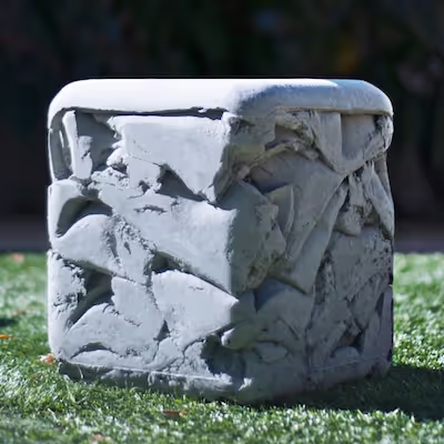 Swisspearl Trash Cube im Garten